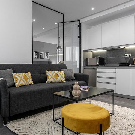 Phaedrus Living: City Center Luxury Flat Loukianou Athena Bagian luar foto