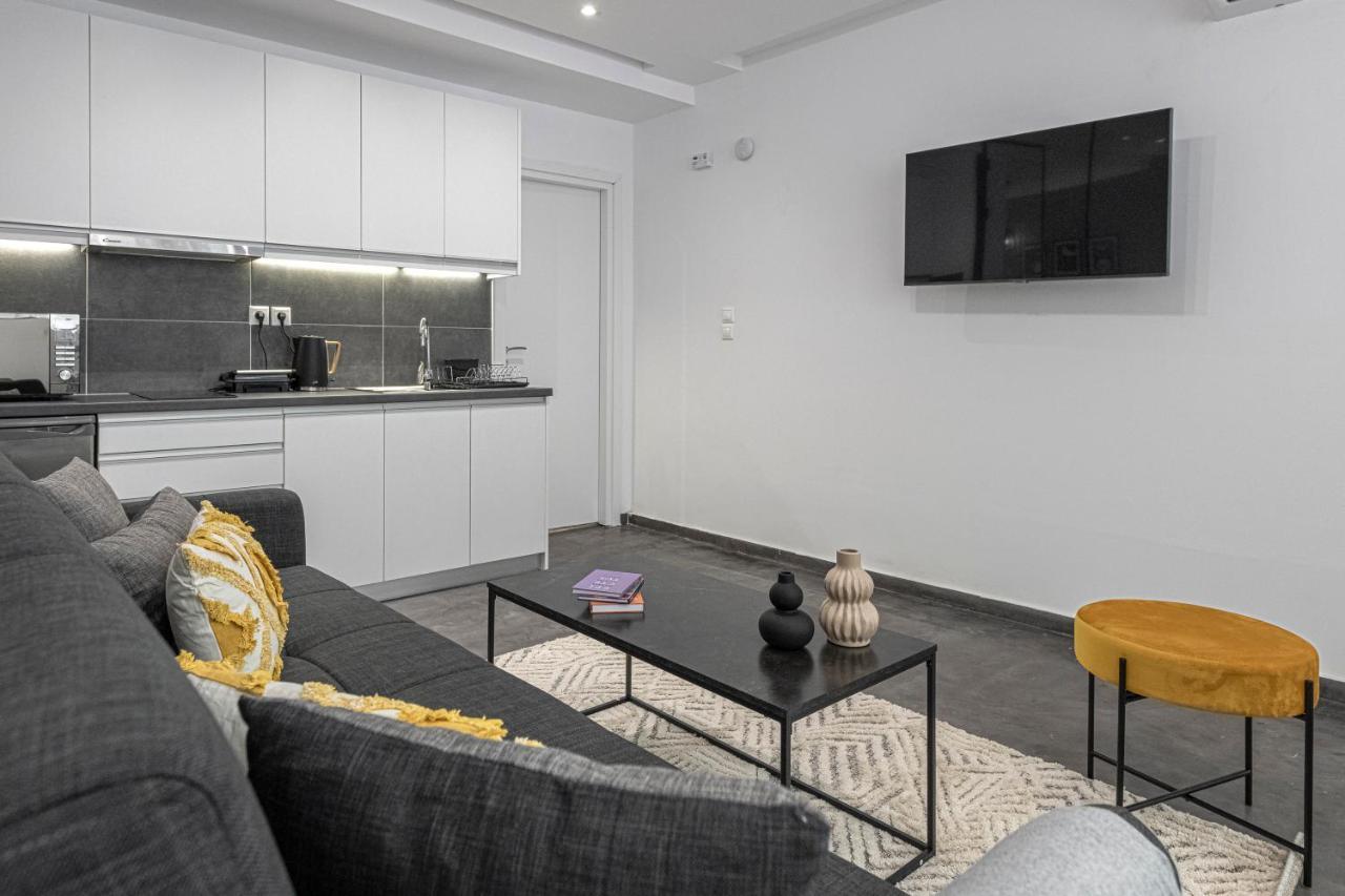 Phaedrus Living: City Center Luxury Flat Loukianou Athena Bagian luar foto